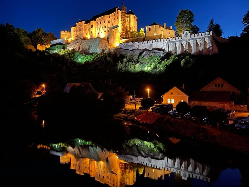Penzion Na Zastavce チェスキー・シュテルンベルク エクステリア 写真